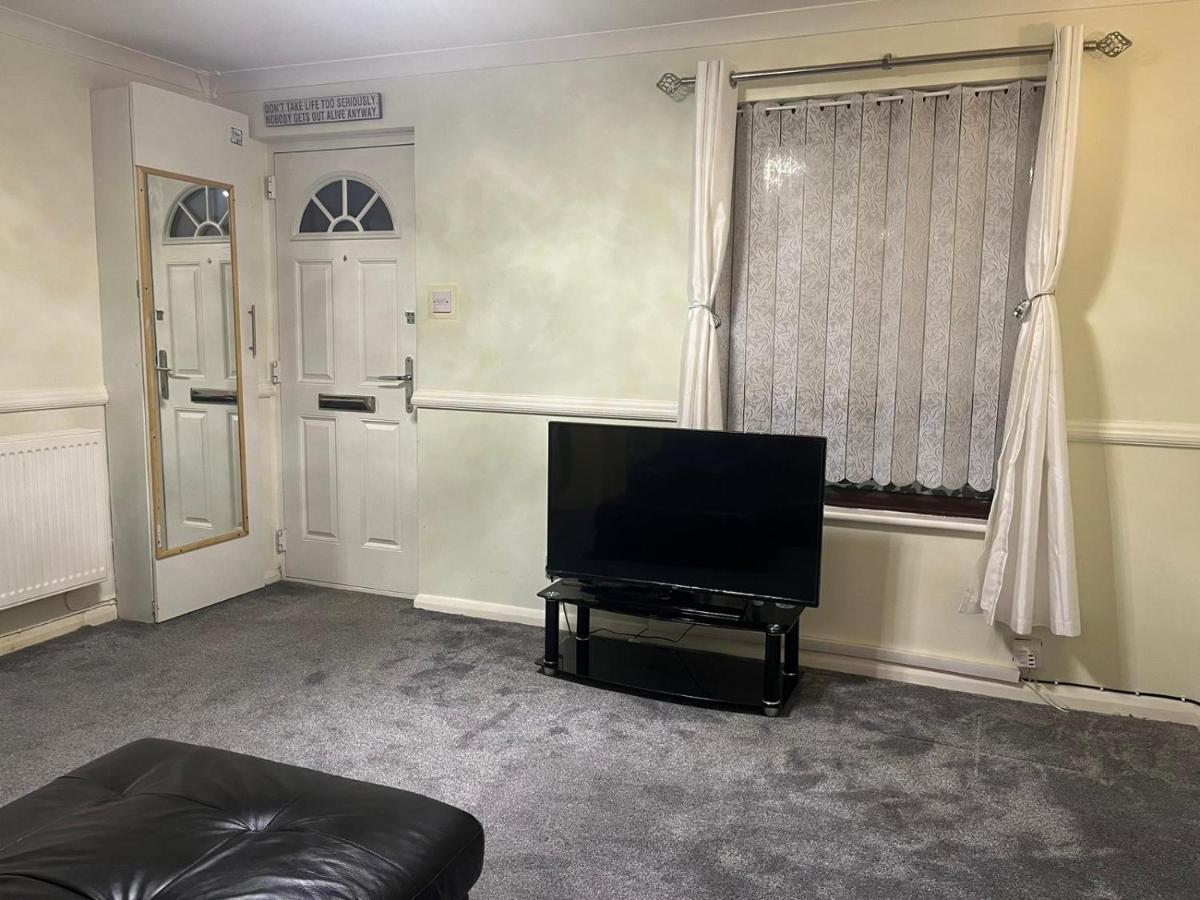 London 1 Bed Cosy House Apartment Norwood ภายนอก รูปภาพ