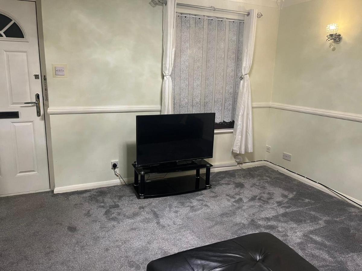 London 1 Bed Cosy House Apartment Norwood ภายนอก รูปภาพ